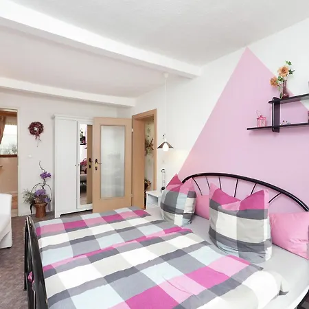 Quiet Couples Apartment, Cleaning Included * Deesbach